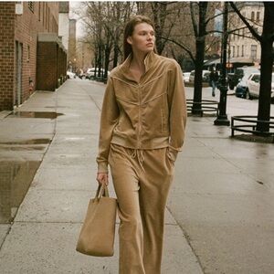 1102 Nili Lotan Women's Andreas Velour Track Pants Size XS Color tan White